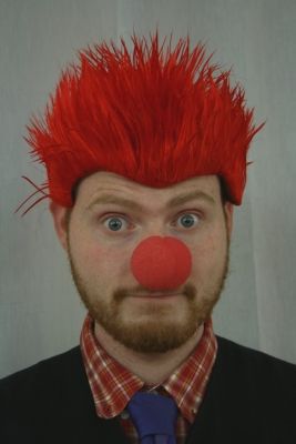 Ian Hansen als der träumende Clown © Manuela Kippes